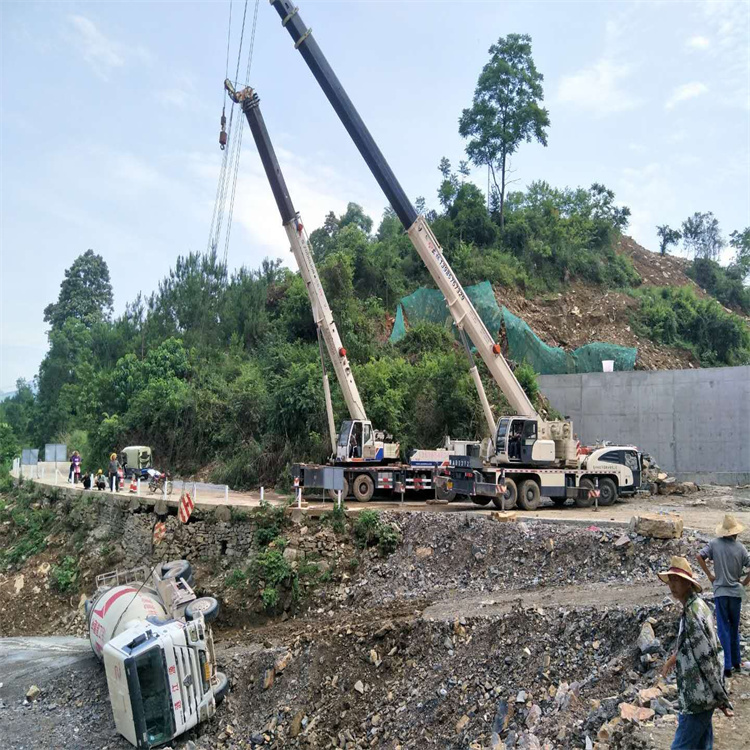 沙湖原种场汽车掉沟里叫吊车救援要多少钱